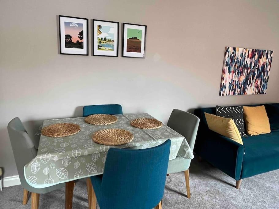 Town Centre Apartment With Parking Уолингфорд Екстериор снимка