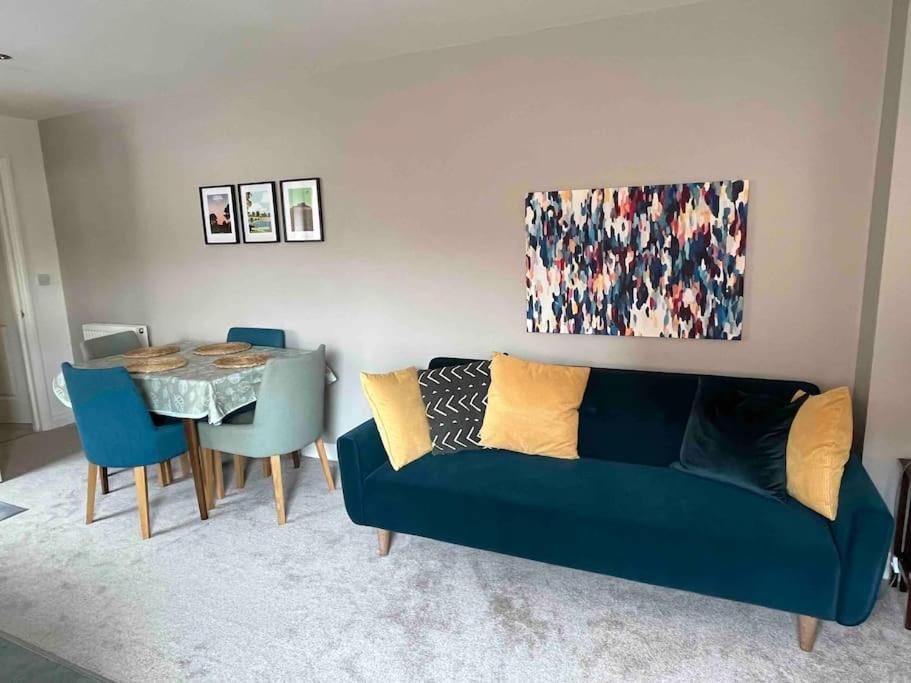 Town Centre Apartment With Parking Уолингфорд Екстериор снимка