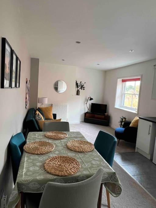 Town Centre Apartment With Parking Уолингфорд Екстериор снимка